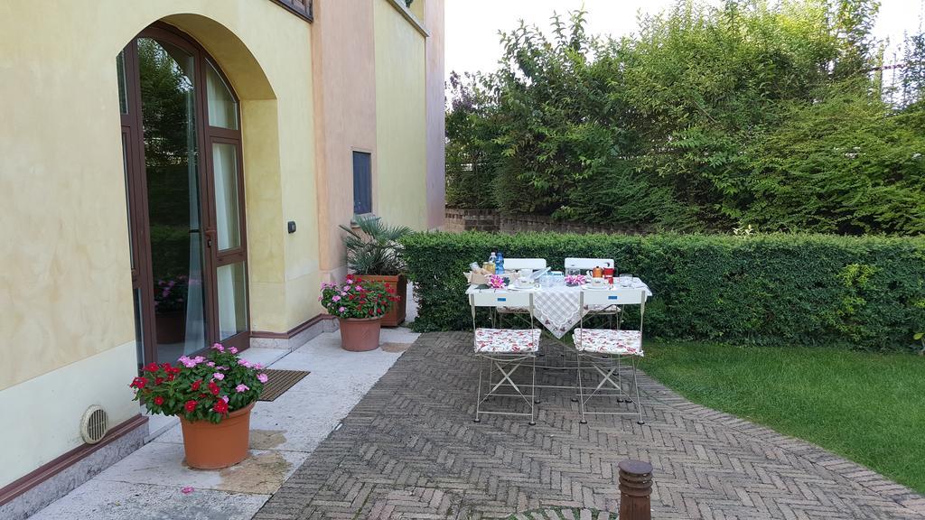 Corte La Guarnigione Valeggio sul Mincio Exterior foto
