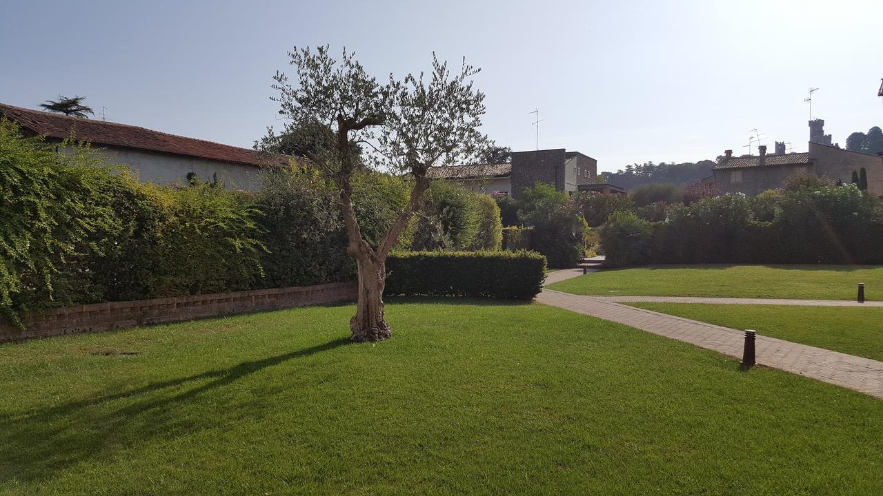 Corte La Guarnigione Valeggio sul Mincio Exterior foto